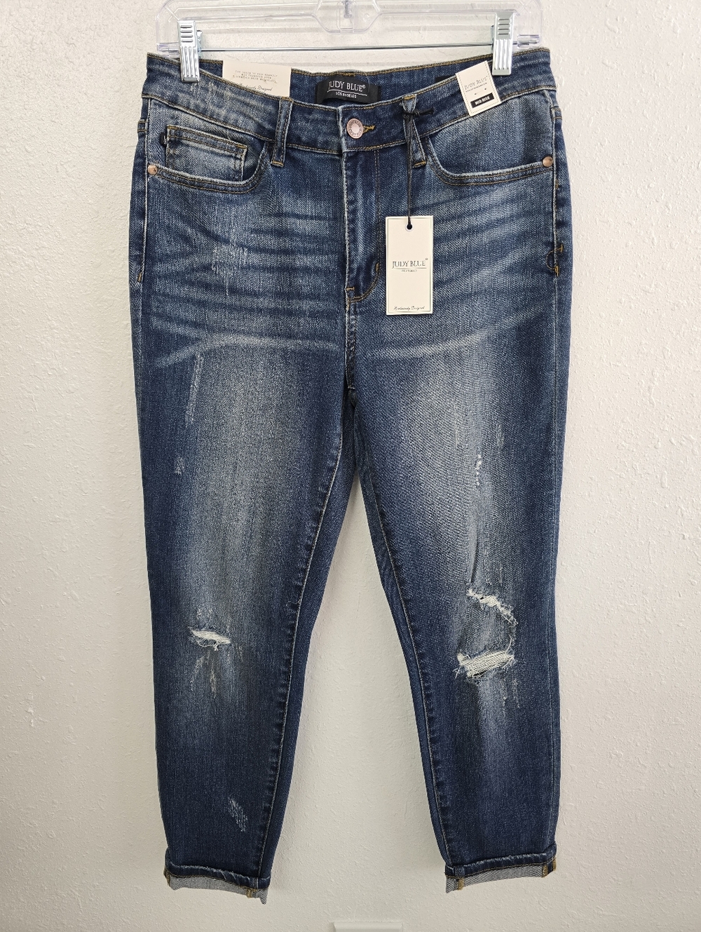 Judy Blue NWT mid rise distressed blue jeans, size 31, Jb8271 dk